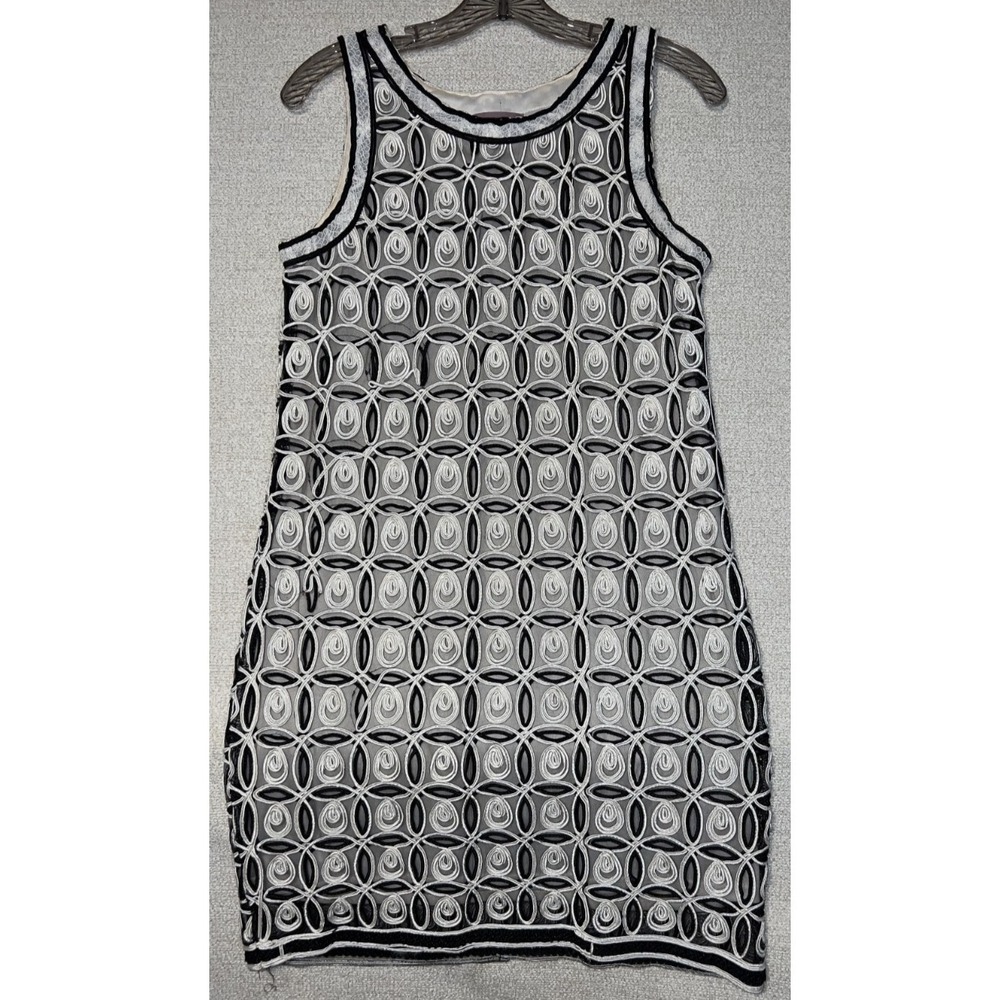 Harper Dress Womens M Sleeveless Shift Black White Textured Embroidered Geometri